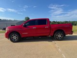 Used 2021 Nissan Titan SV w/ SV Convenience Package image 3