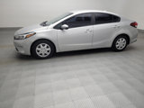 Used 2017 Kia Forte LX image 2