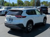 Used 2022 Nissan Rogue SV image 3