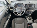 Used 2017 Jeep Cherokee Latitude image 3