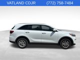 Used 2020 Kia Sorento LX w/ LX I4 Convenience Package image 4