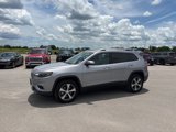 Used 2019 Jeep Cherokee Limited image 2