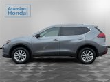 Used 2017 Nissan Rogue SV image 2