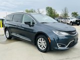 Used 2020 Chrysler Pacifica Touring-L image 2