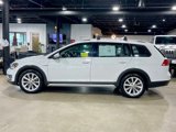 Used 2017 Volkswagen Golf Alltrack S image 2