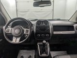 Used 2015 Jeep Compass Latitude image 2