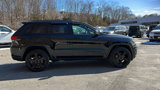 Used 2018 Jeep Grand Cherokee Laredo image 2