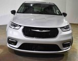 Used 2024 Chrysler Pacifica Touring-L image 4