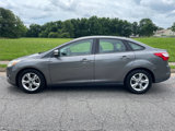 Used 2013 Ford Focus SE w/ SE Winter Pkg image 2