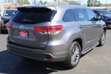 Used 2017 Toyota Highlander XLE image 3