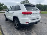 Used 2017 Jeep Grand Cherokee Limited image 2