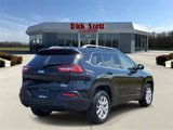 Used 2016 Jeep Cherokee Latitude w/ Cold Weather Group image 4