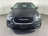 Used 2023 Chrysler Pacifica Touring-L image 2