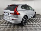 Used 2022 Volvo XC60 B5 Momentum w/ Climate Package image 5