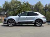 Used 2025 Porsche Macan image 2