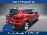 Used 2019 Ford Escape SE image 3