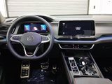Used 2025 Volkswagen Atlas Peak Edition SE image 4