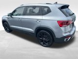 Certified 2022 Volkswagen Taos SE w/ Panoramic Sunroof Package image 4