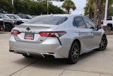 Used 2022 Toyota Camry SE image 2