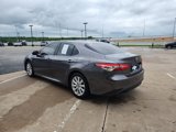 Used 2018 Toyota Camry LE image 5