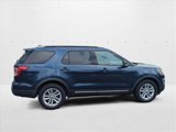 Used 2017 Ford Explorer XLT w/ Equipment Group 202A image 5