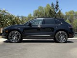Used 2025 Porsche Macan image 2