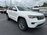 Used 2017 Jeep Grand Cherokee Limited image 2