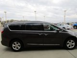 Used 2017 Chrysler Pacifica Touring-L Plus w/ Advanced Safetytec Group image 6
