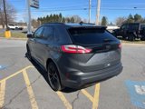 Used 2023 Ford Edge SE w/ Black Appearance Package image 5