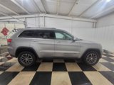 Used 2017 Jeep Grand Cherokee Limited image 4