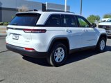 Used 2023 Jeep Grand Cherokee Laredo image 5