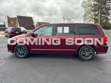 Used 2018 Dodge Grand Caravan SXT w/ Blacktop Package image 4