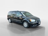 Used 2016 Chrysler Town & Country Limited Platinum image 2
