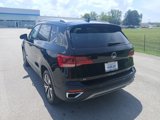 Used 2024 Volkswagen Taos SE image 3