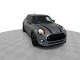 Used 2021 MINI Cooper 4-Door Hardtop image 2