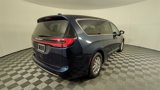 New 2025 Chrysler Pacifica Select image 4