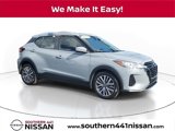 Used 2021 Nissan Kicks SV image 1