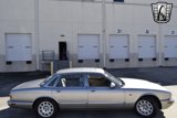 Used 1999 Jaguar XJ8 image 4