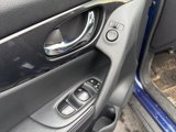 Used 2017 Nissan Rogue SV w/ SV Premium Package image 3