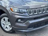 Used 2022 Jeep Compass Latitude image 3
