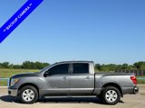 Used 2019 Nissan Titan SV image 3