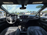Used 2019 Chrysler Pacifica Touring-L w/ S Appearance Package image 5