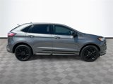 Used 2022 Ford Edge SE w/ Black Appearance Package image 4