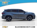 Used 2021 Toyota Highlander XSE image 2