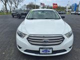 Used 2017 Ford Taurus SE image 2