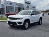 Certified 2023 Jeep Grand Cherokee Laredo image 4