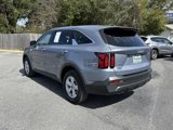 Used 2022 Kia Sorento LX image 3