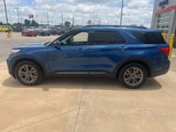 Used 2022 Ford Explorer XLT w/ Equipment Group 202A image 4