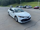Used 2020 Toyota Camry LE image 4