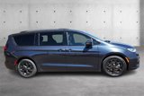 Used 2021 Chrysler Pacifica Limited w/ Uconnect Theater Family Group image 2
